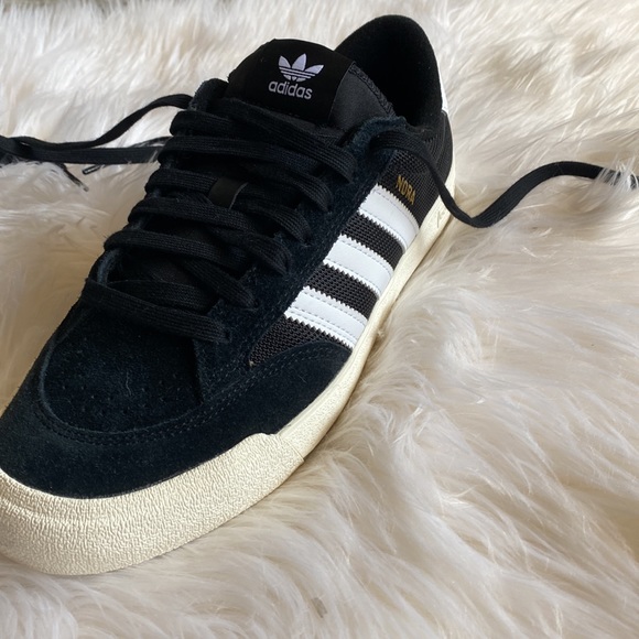 Adidas Nora black and white size 7.5 - Picture 2 of 6